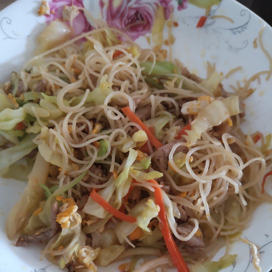 广东排挡风味炒米粉