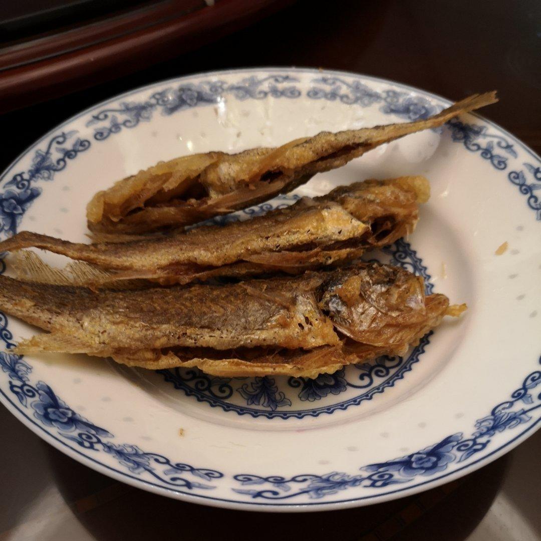 酥炸小黄鱼