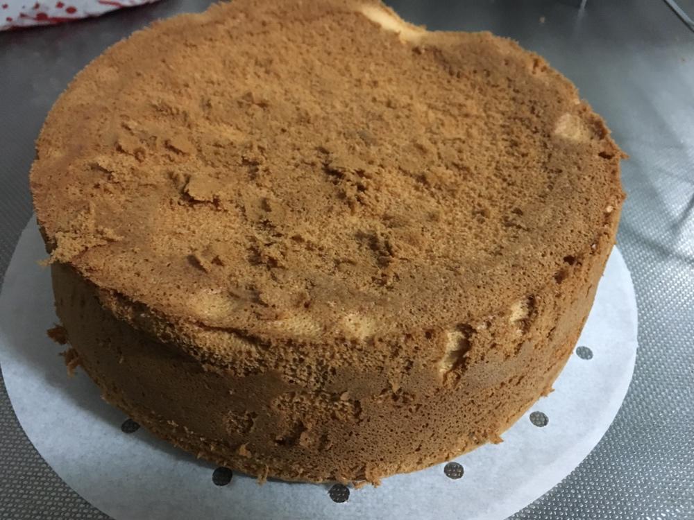 简单好做的8寸戚风蛋糕