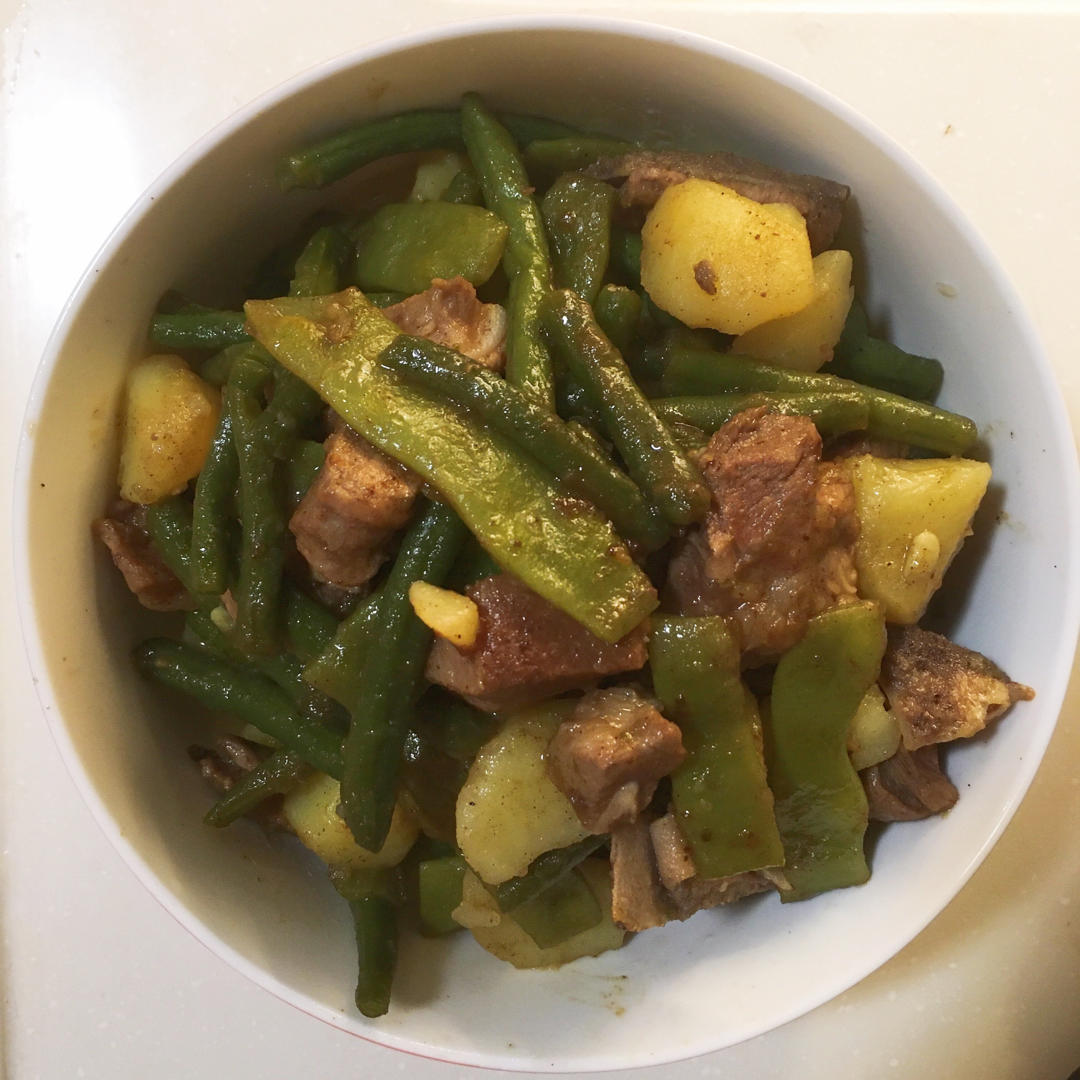 红烧排骨炖豆角土豆