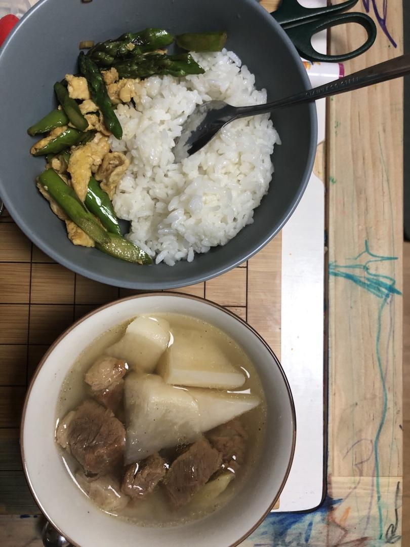 芦笋炒鸡蛋
