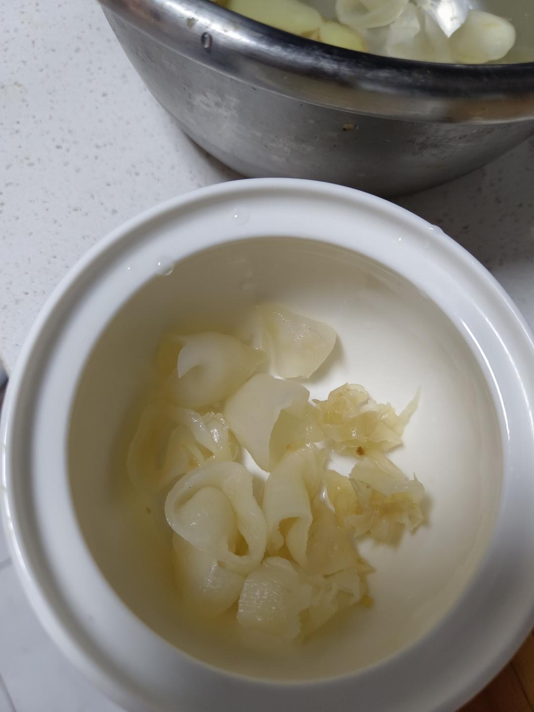 花胶炖鲜牛奶