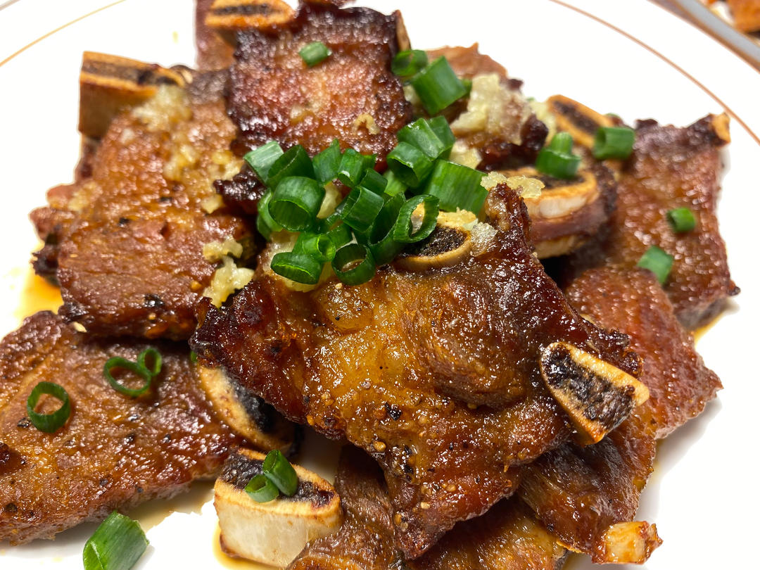 年夜菜干货！不需要淀粉的蒜沫鸡翅~满满都是香味，小孩大人都爱吃。