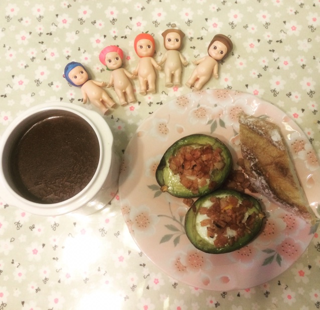 培根牛油果焗蛋