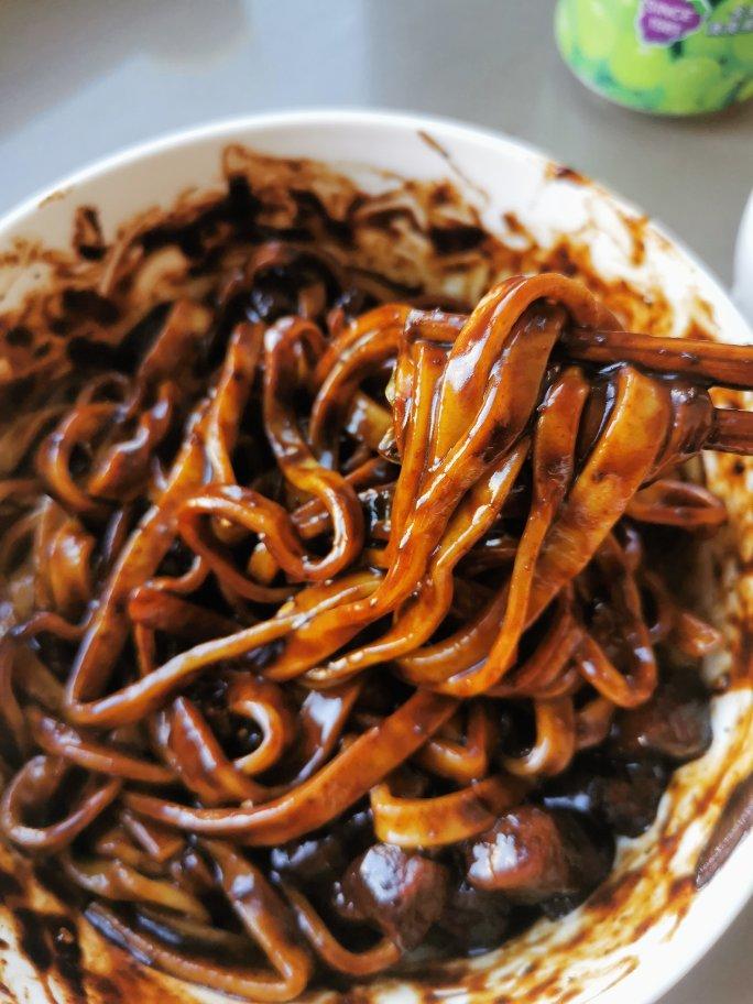 韩国炸酱面백종원 짜장면