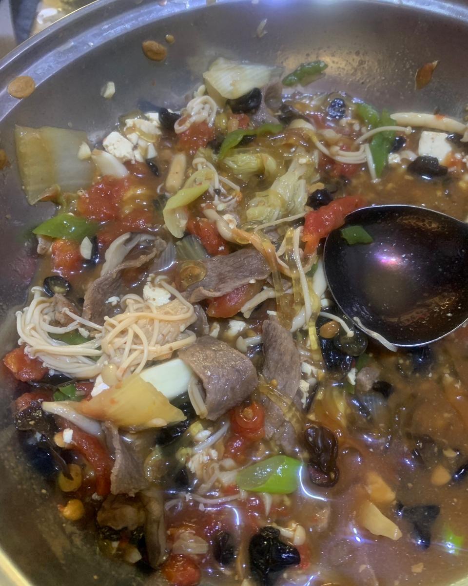 鲜菌肥牛锅