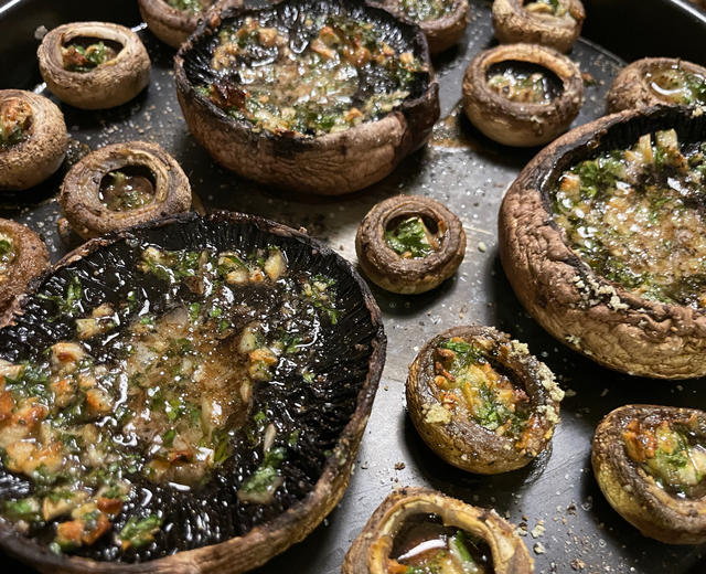 蒜香烤蘑菇 GRILLED GARLIC BUTTER MUSHROOMS