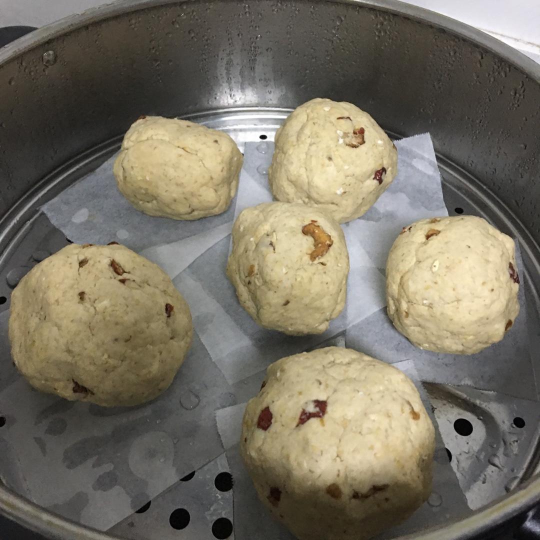 超多燕麦，超多红枣，超好吃的——燕麦红枣馒头
   消耗燕麦红枣良方！！！