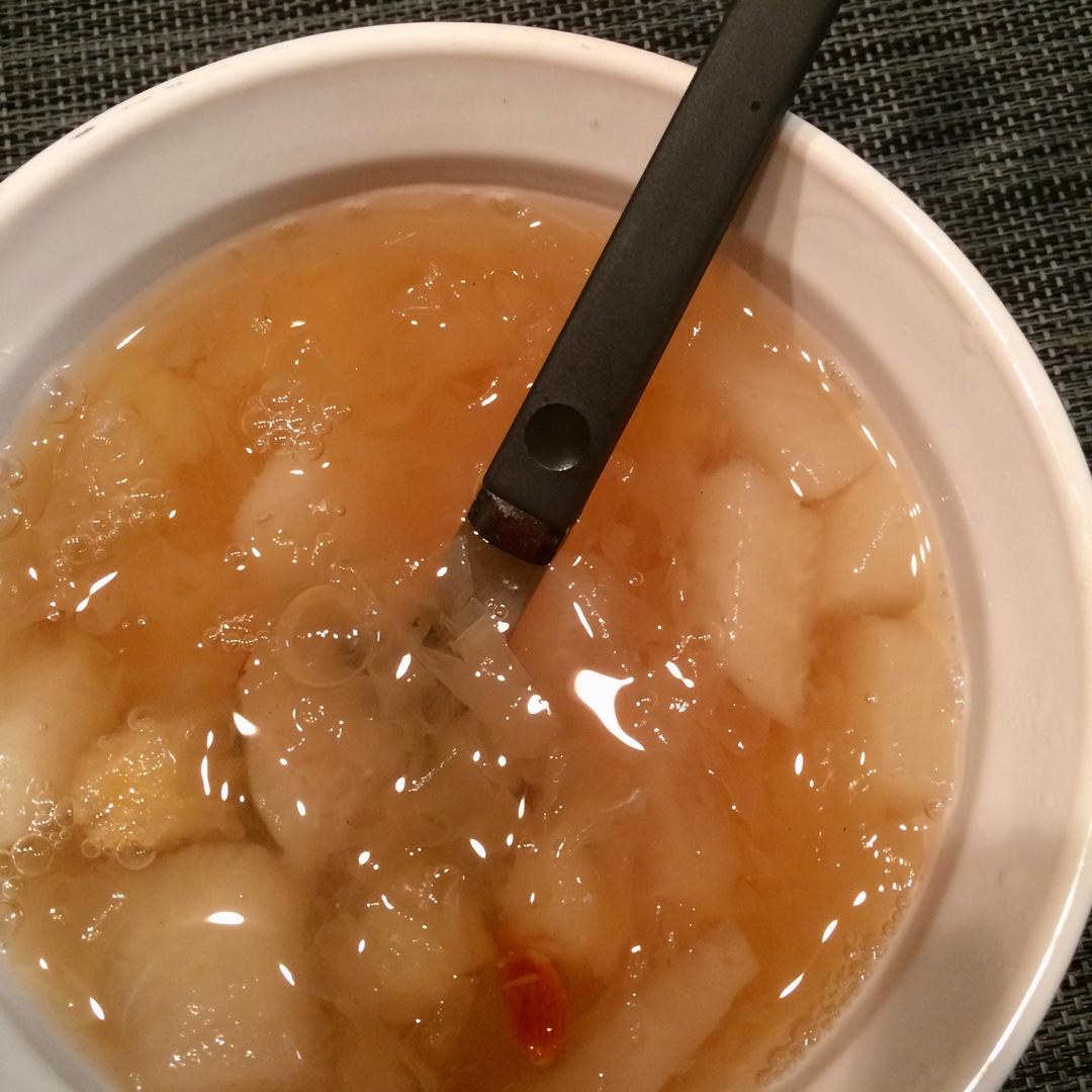 冰糖银耳梨汤