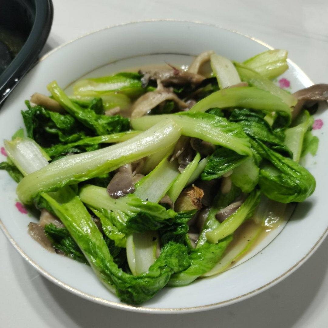 平菇炒青菜