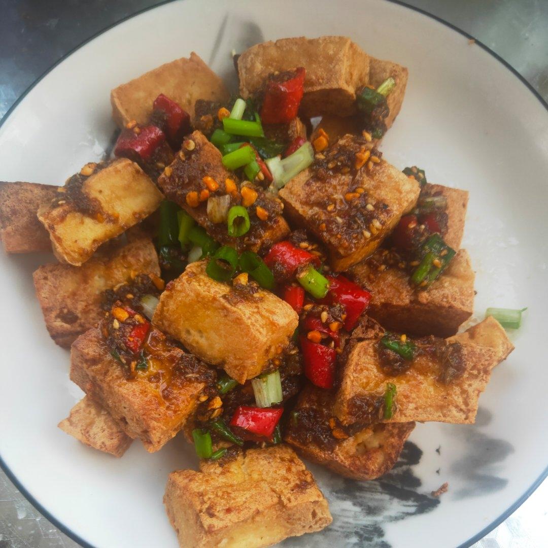 直逼夜市臭豆腐～空气炸锅烤豆腐（附灵魂蘸酱）