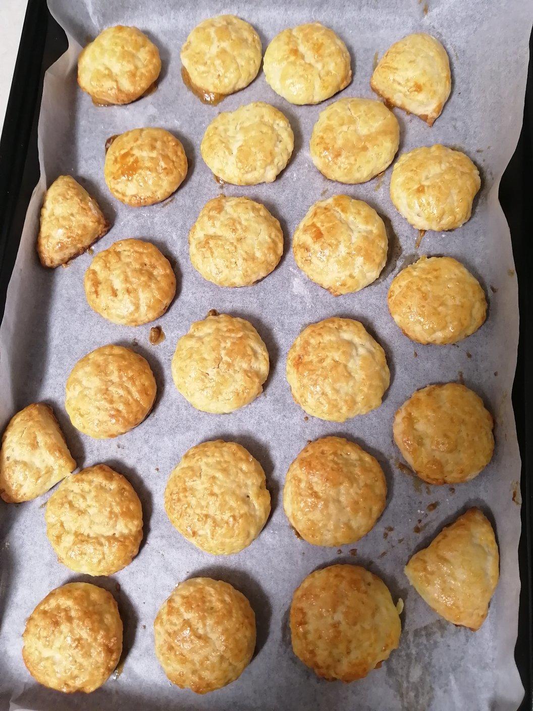 【视频】3分钟 奶油司康Scone(可能是世界上最快手的司康) 消耗淡奶油～