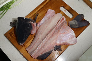 ㊙️可媲美探鱼的烤鮰鱼❗️鲜香滑嫩、刺又少、巨好吃😋的做法 步骤4