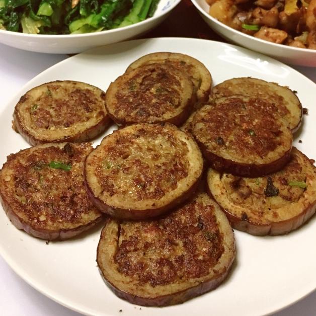 lazycat做的不一样的网红肉沫茄子饼