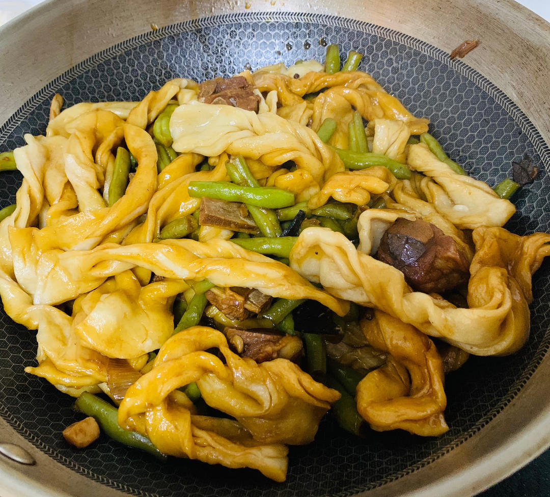 懒人一锅烩——排骨扁豆焖卷子