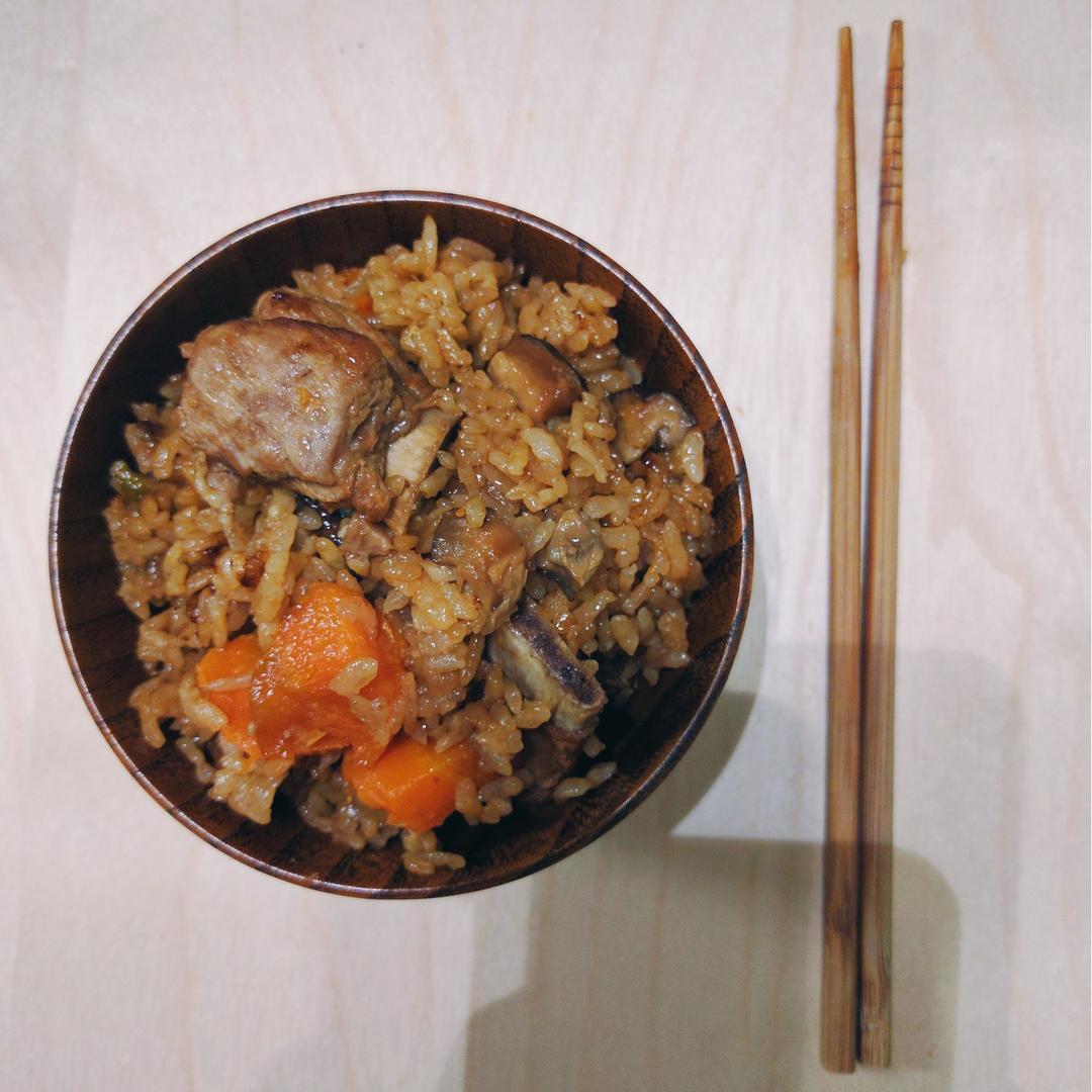 喷香排骨焖饭（爆好吃）