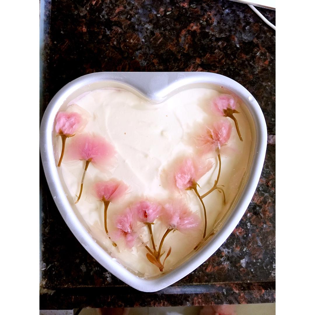 颜值爆表的樱花慕斯。（6寸圆模）