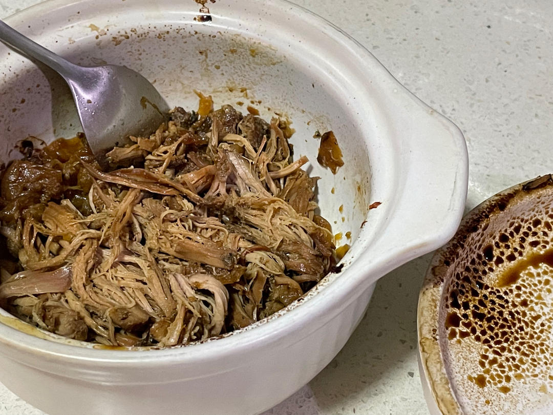 美式烧烤酱手撕猪肉三明治BBQ Pulled Pork Sandwich软嫩多汁 铸铁锅烤箱版