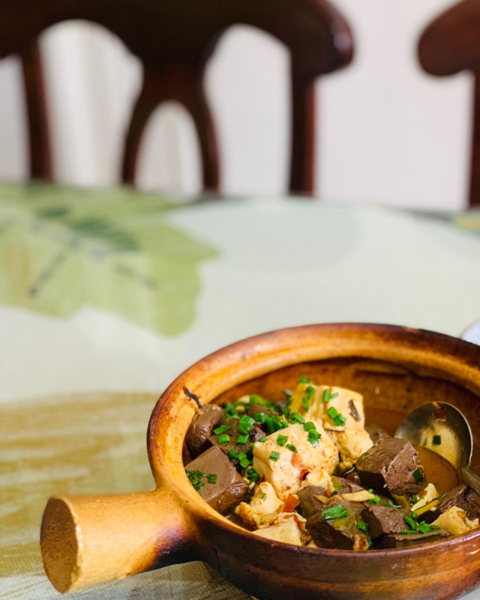 鸭血豆腐煲