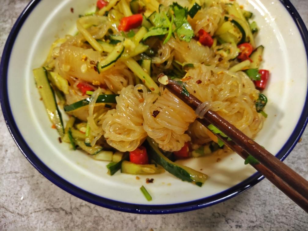 夏日必备快手菜😍酸辣爽口的低脂凉拌魔芋丝的做法