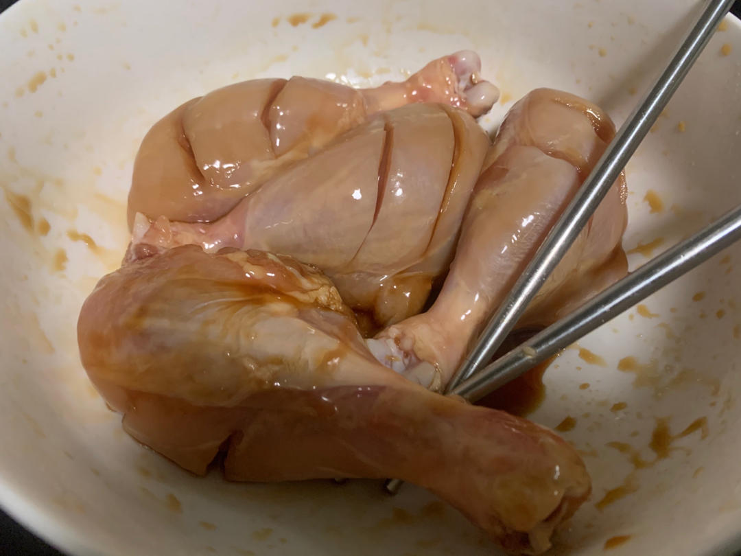 洋葱焖鸡腿「电饭锅快手菜」