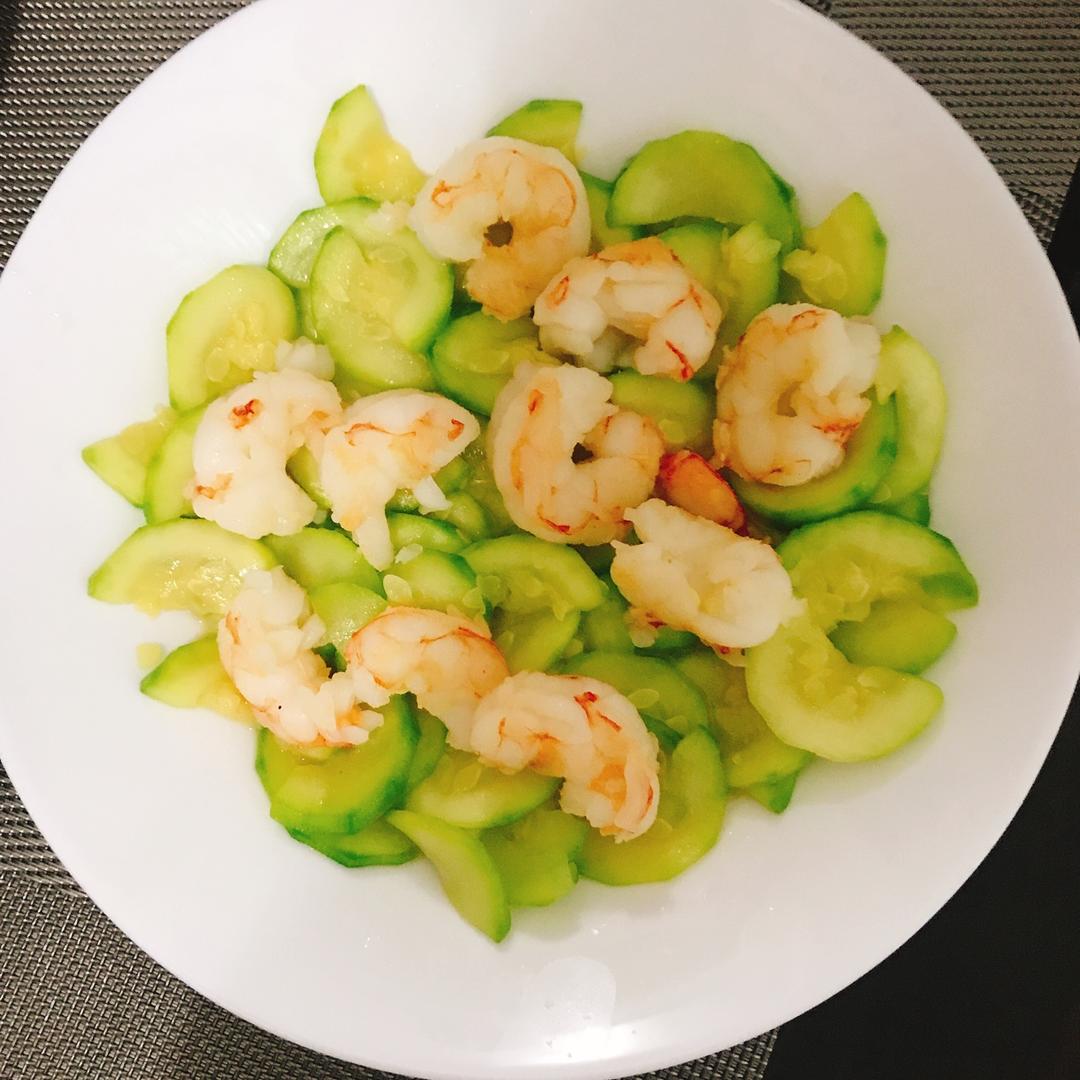 kayi佳佳做的虾仁西葫芦