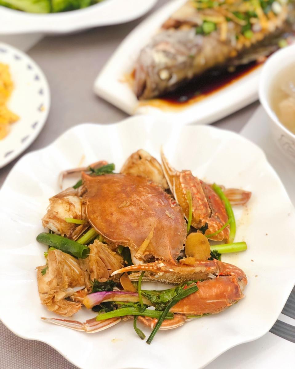 姜葱炒蟹
