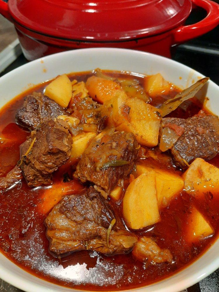 一定要尝试一下的匈牙利红烩牛肉
