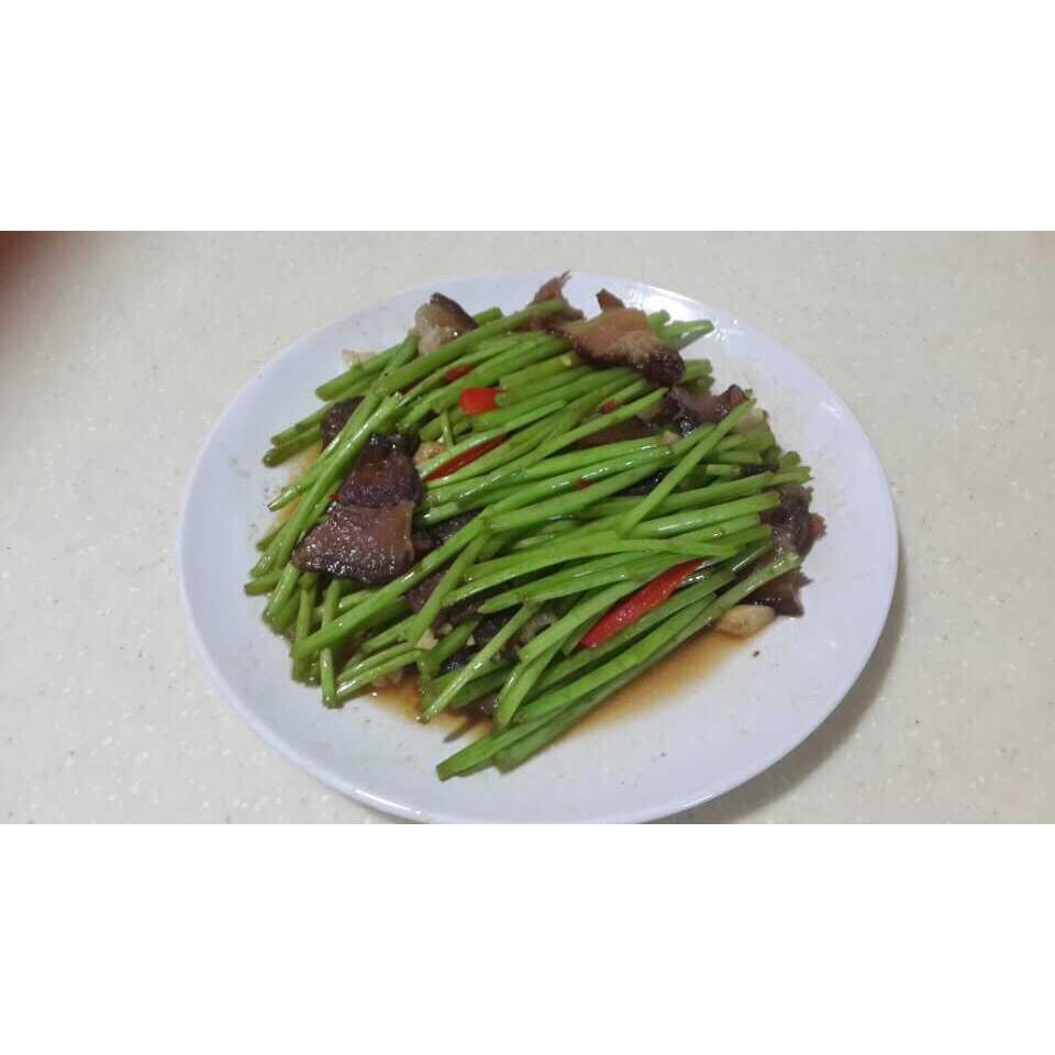 泥蒿炒腊肉
