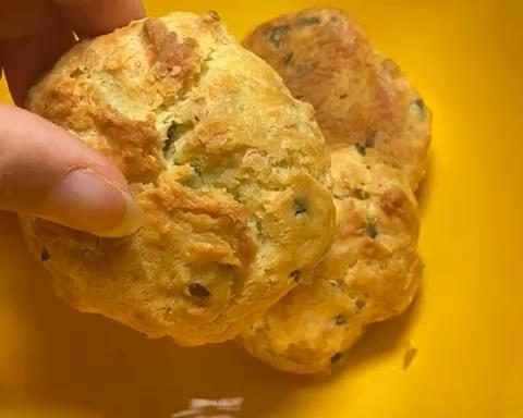 外酥内软葱香咸饼干