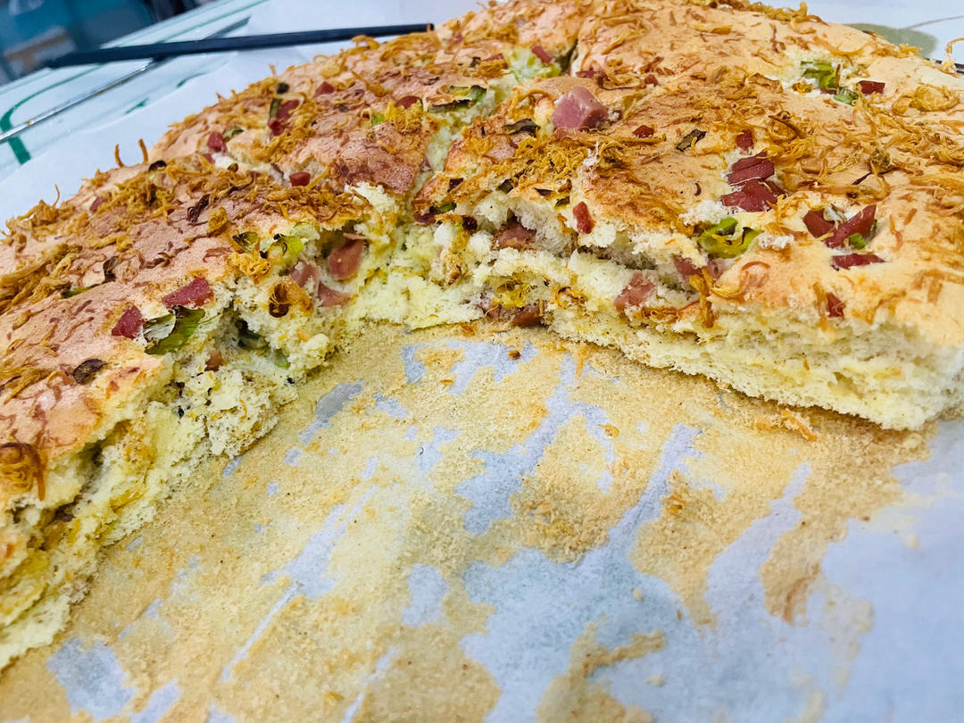 爆浆葱花火腿肉松蛋糕