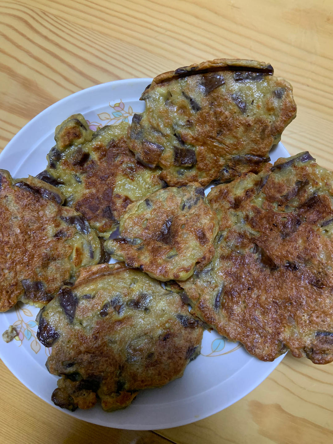 一个茄子  一个鸡蛋  这么做鲜嫩多汁  美味茄子饼   附细节视频