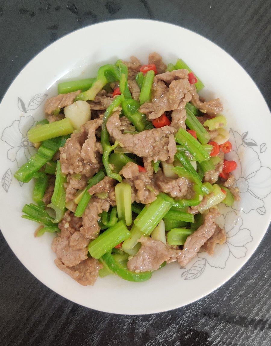 小炒牛肉（肉嫩味香）