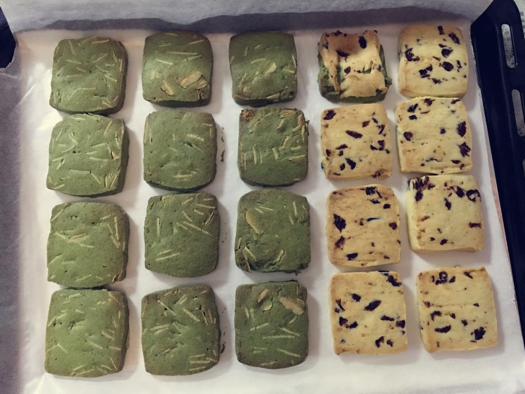 多种口味的切片曲奇（蔓越莓，抹茶杏仁，可可花生）