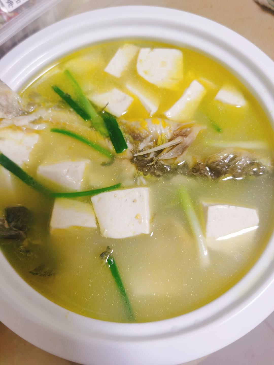 昂刺鱼豆腐汤（黄辣丁）