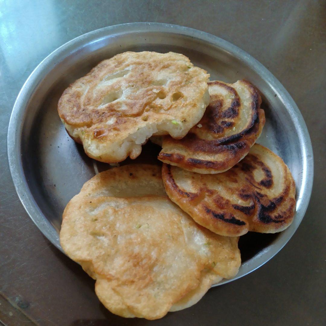 手不粘面，早上5分钟做葱花饼，又香又软