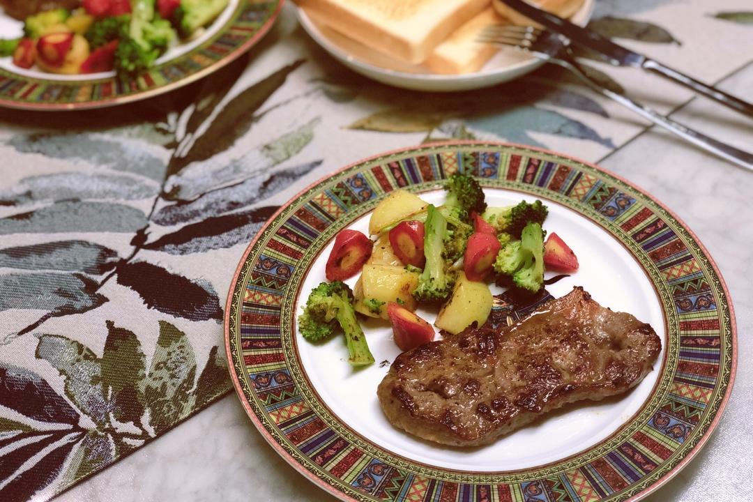 香煎西冷牛排