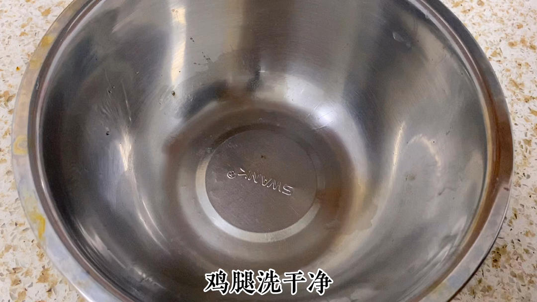在家也能做出好吃的脆皮炸鸡，做法简单，不需要买裹粉。的做法