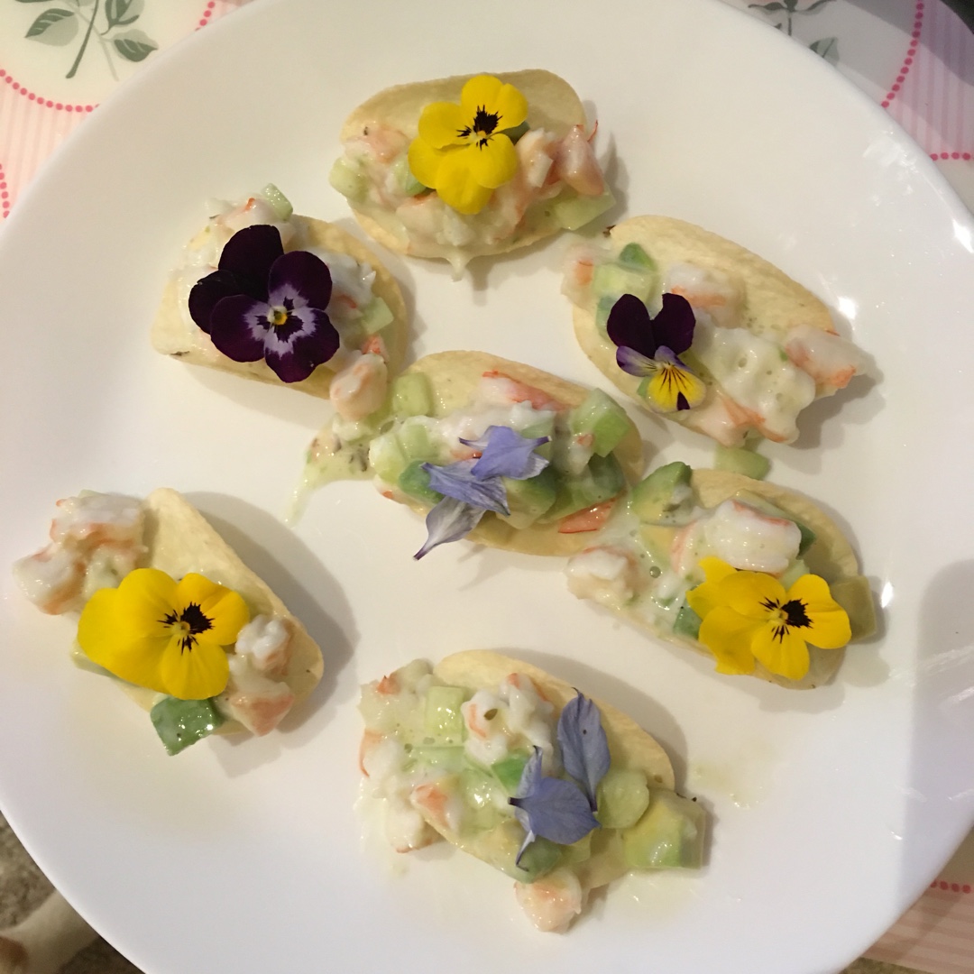 薯片牛油果大虾沙拉