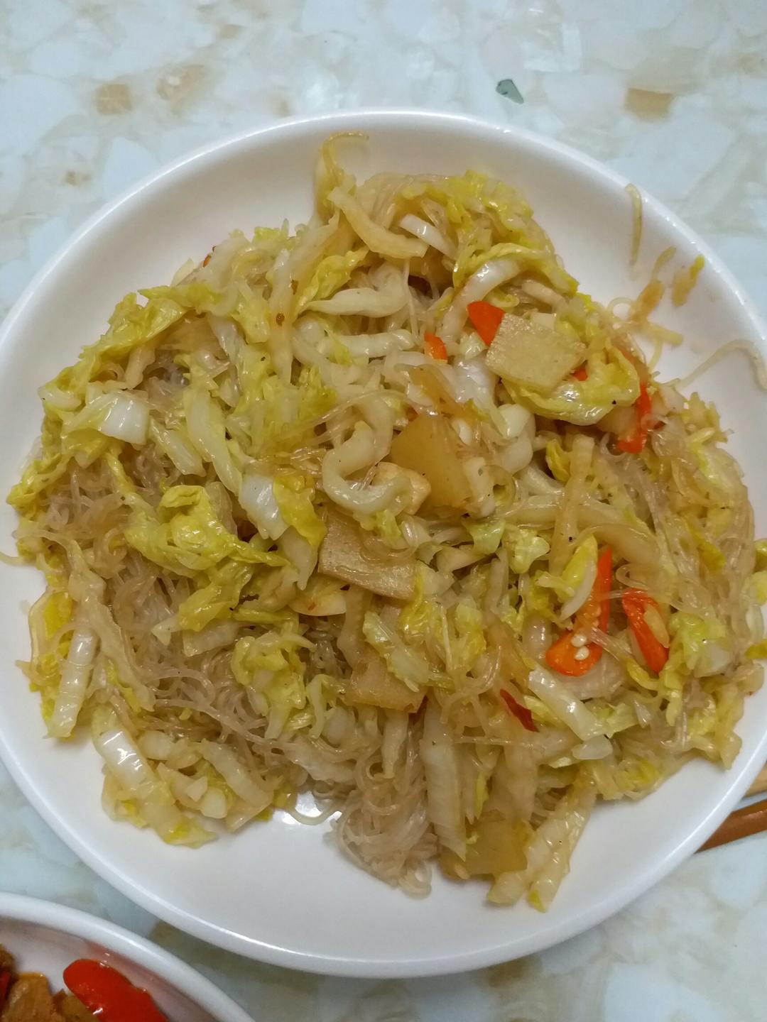 卷心菜炒粉丝 Glass noodles with Cabbage