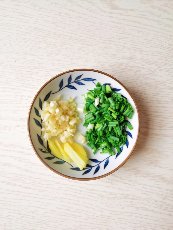 牛肉丸子萝卜汤，简单易做的鲜美味道的做法 步骤3