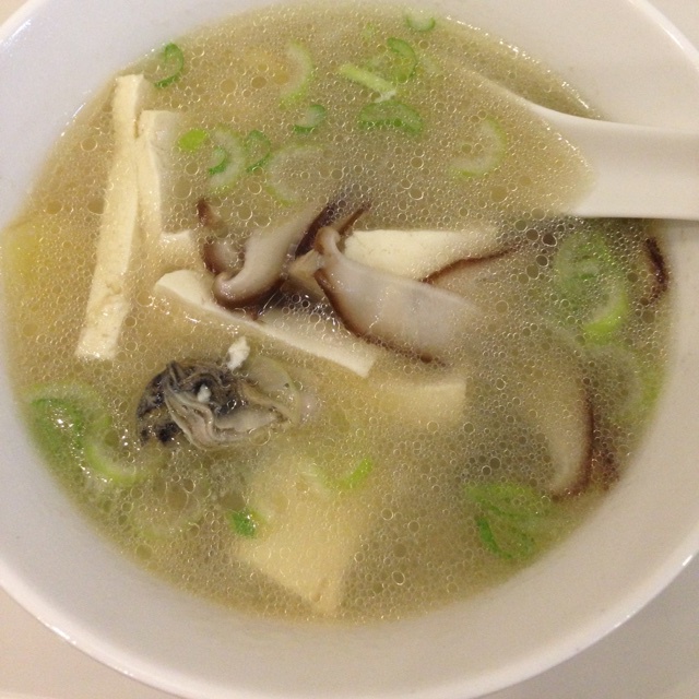 牡蛎菌菇豆腐汤