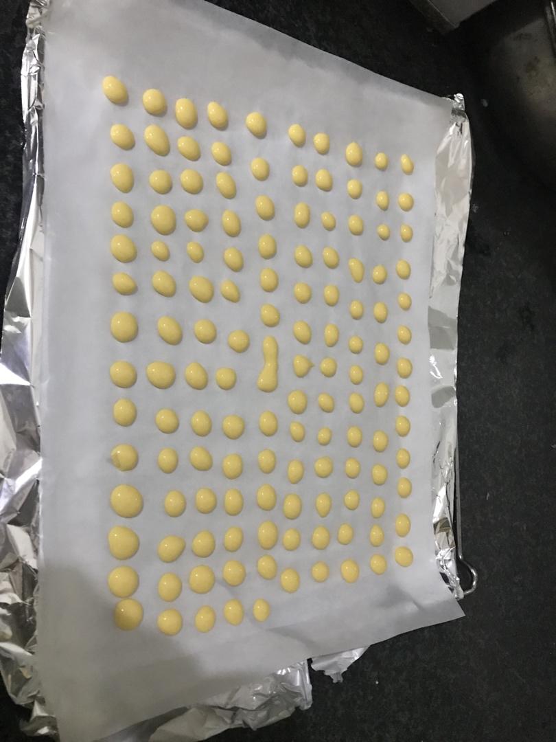 入口即化的无添加蛋黄溶豆