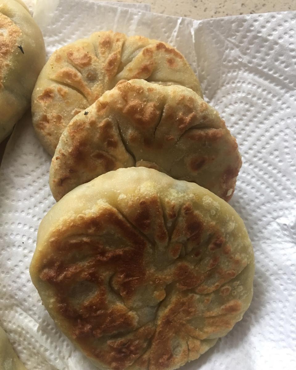 胡萝卜鸡蛋烫面馅饼