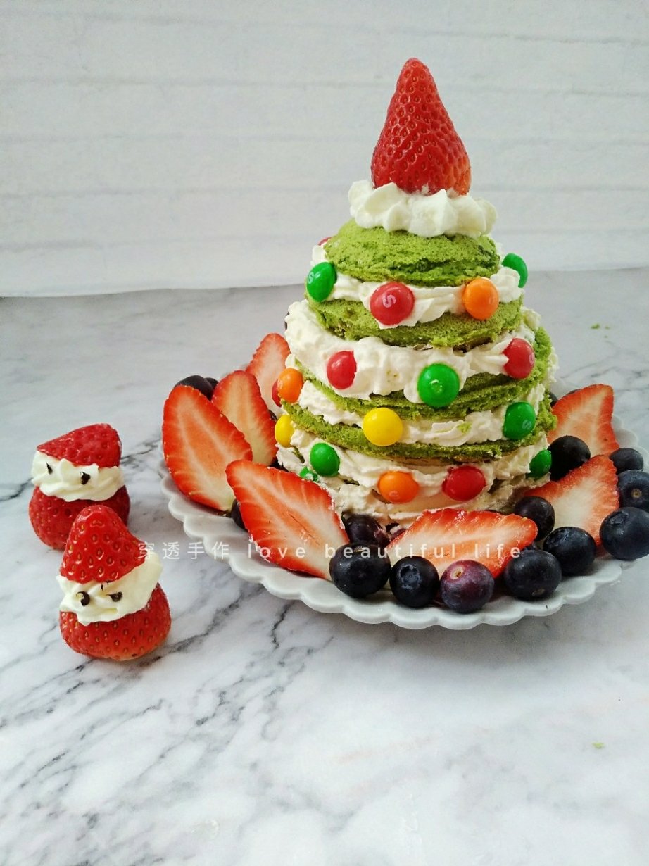 圣诞菠菜草莓蛋糕卷