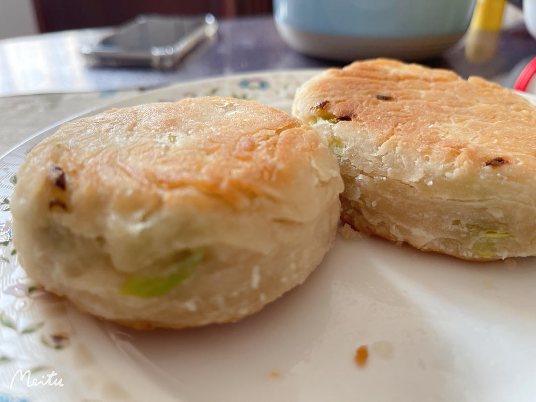 懒人版葱香发面饼 要多软有多软 零失败的方子 附细节视频详解