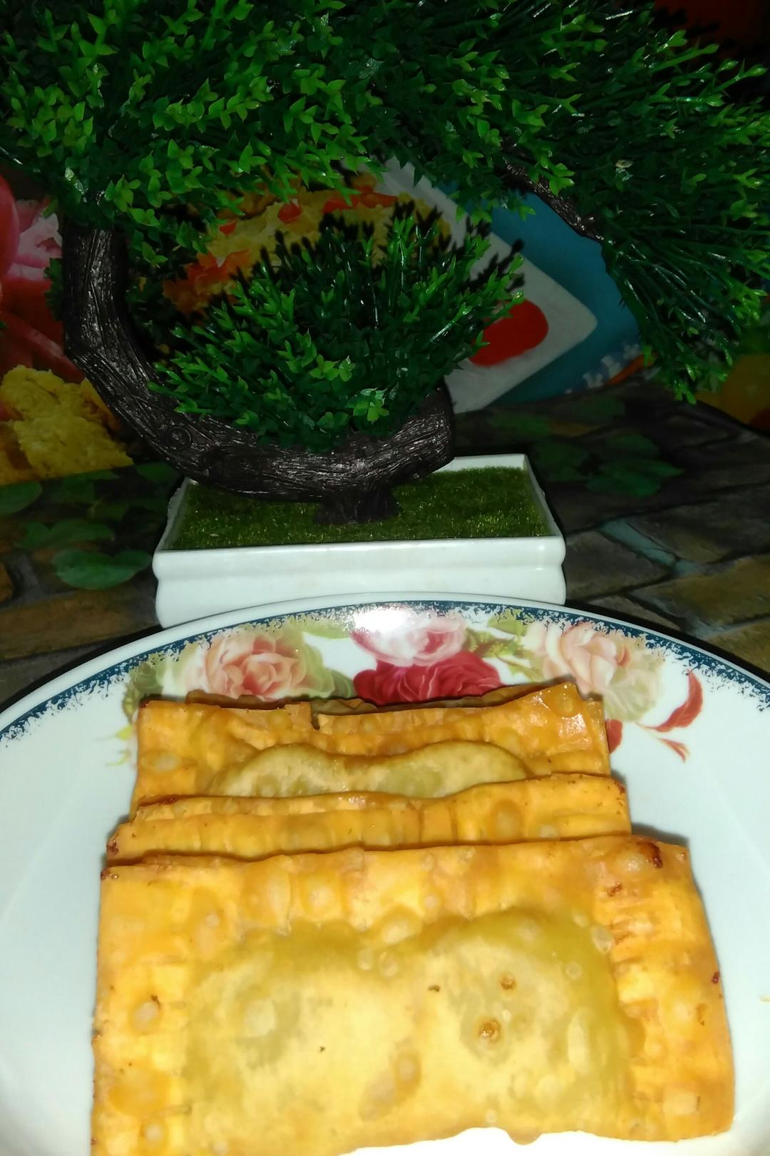 黄金小枕头（馄饨皮+香蕉）