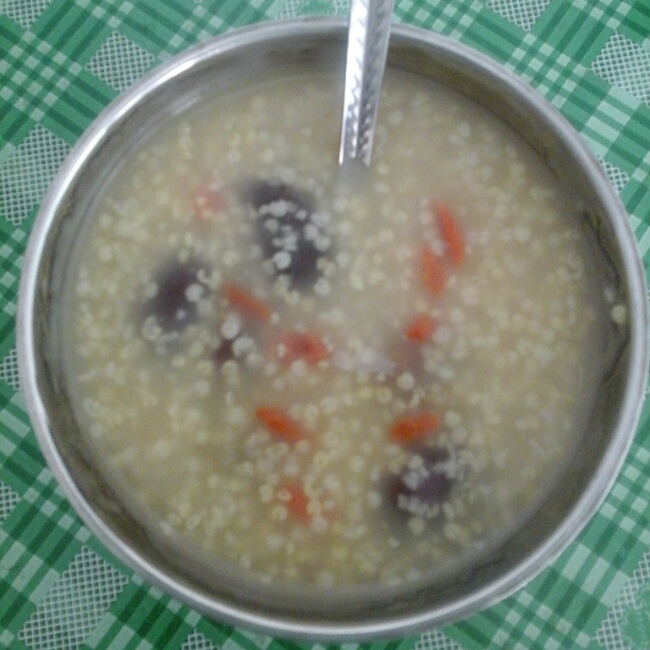 红枣桂圆小米粥