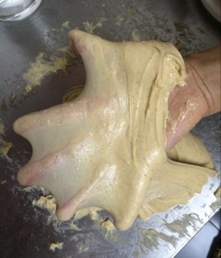 超轻松快速揉面法（后酵母静置法）