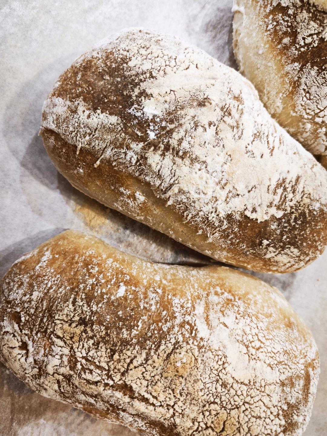恰巴塔面包  Ciabatta